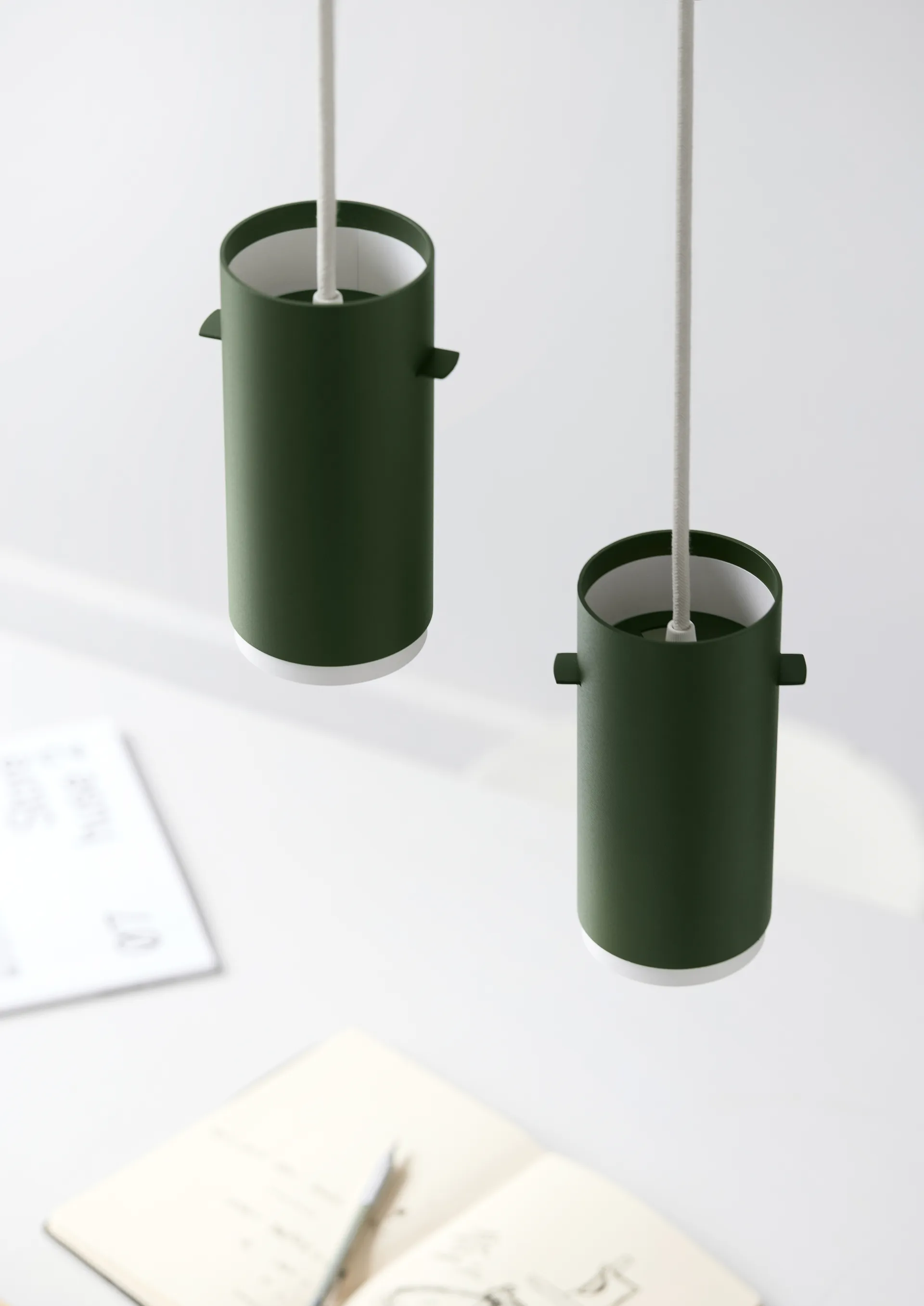 Moebe Tube hanglamp small Ø8 cm, Pine green MOEBE
