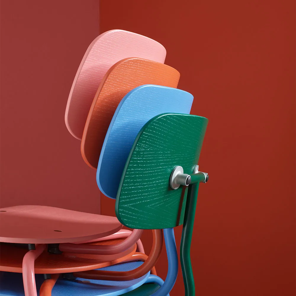 Kevi 2060 stoel, hokkaido162gelakt onderstel-gebeitst essenhout Montana