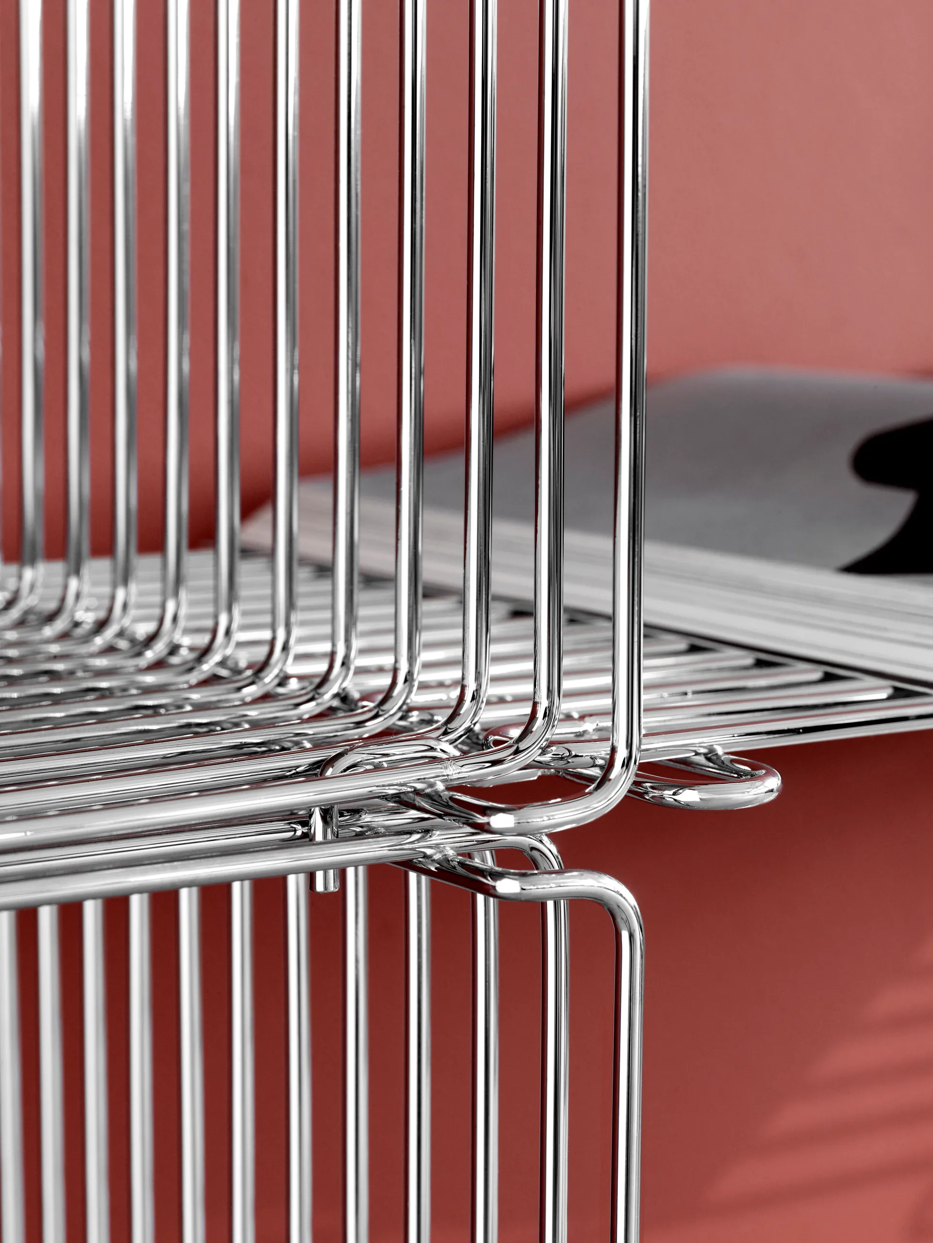 Panton Wire Extended plank 70x34,8x34,8 cm, Chrome Montana