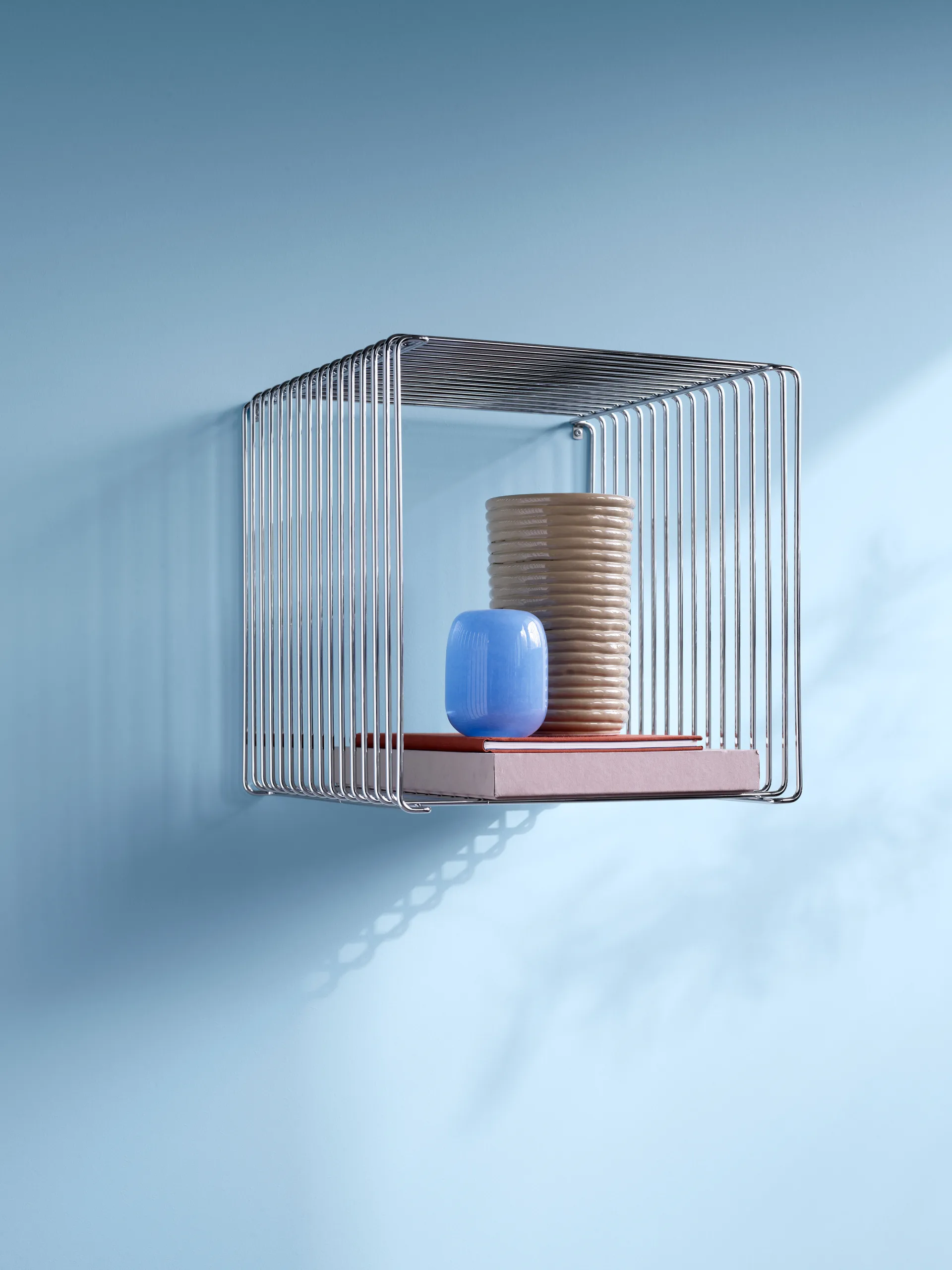 Panton Wire Single plank 34,8x34,8x25,7 cm, Chrome Montana