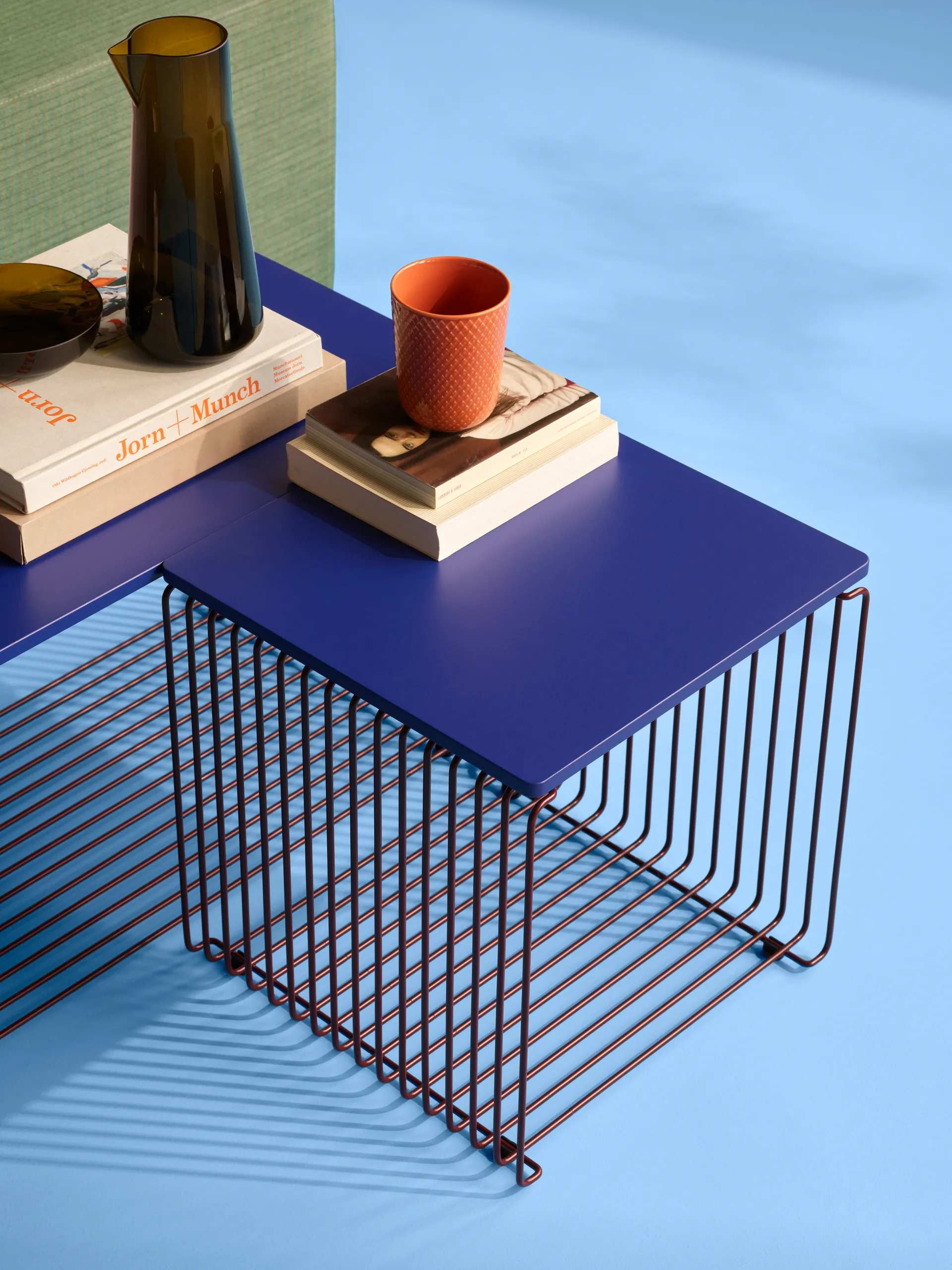 Panton Wire Single plank 34,8x34,8x34,8 cm, Black red Montana