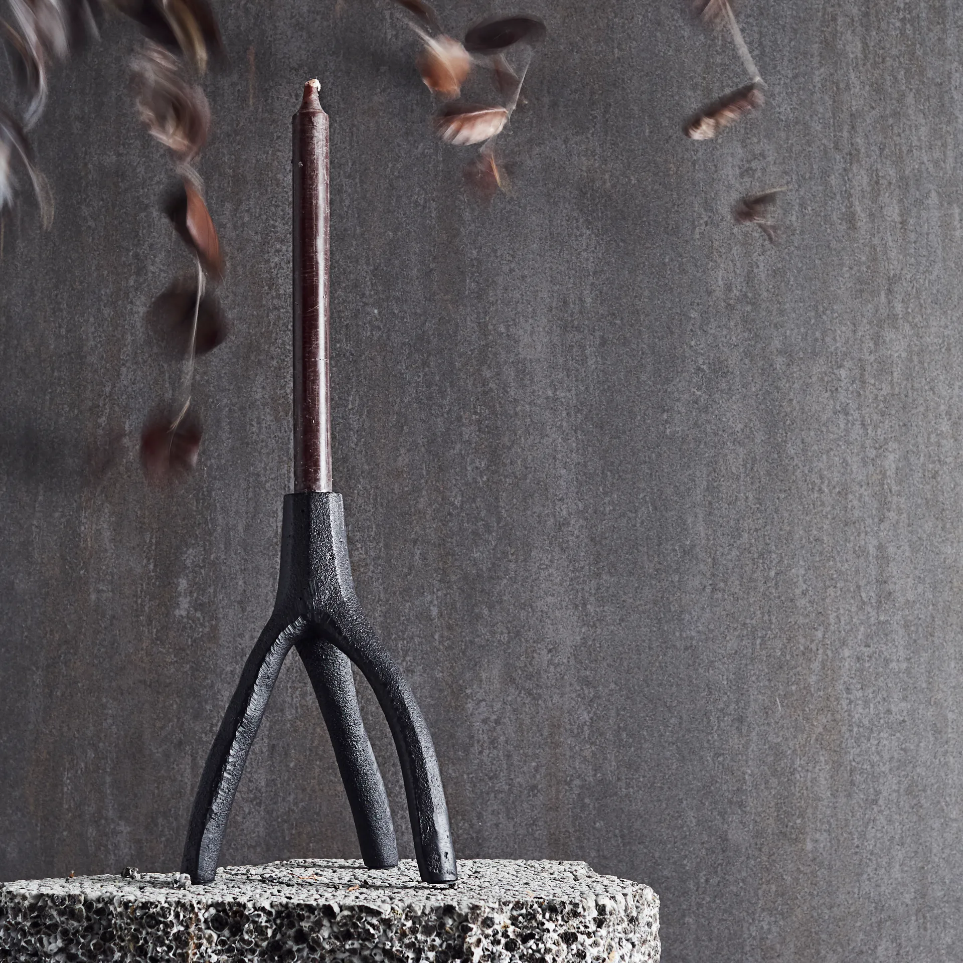 Aion kandelaar XL 22 cm, Zwart MUUBS