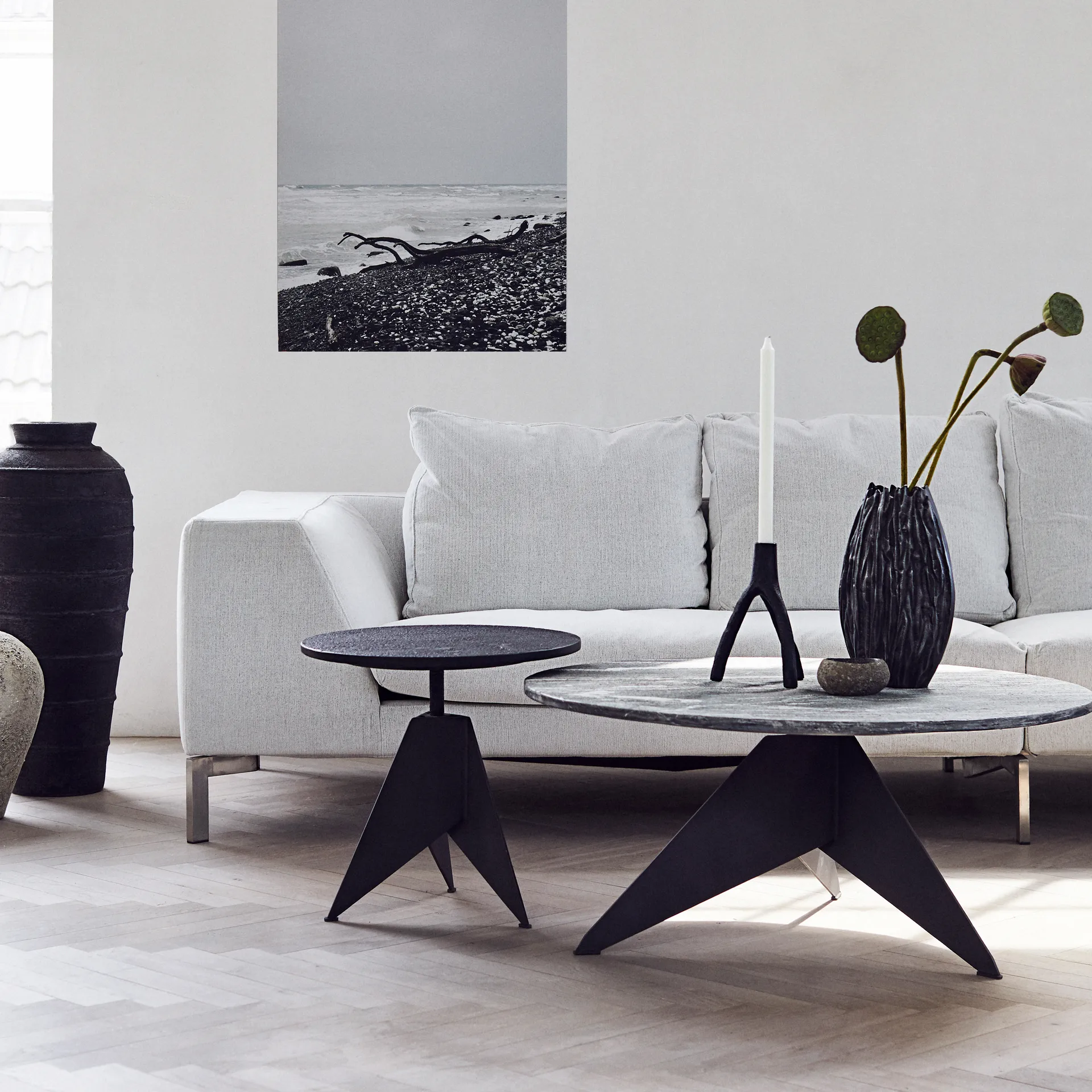 Aion kandelaar XL 22 cm, Zwart MUUBS