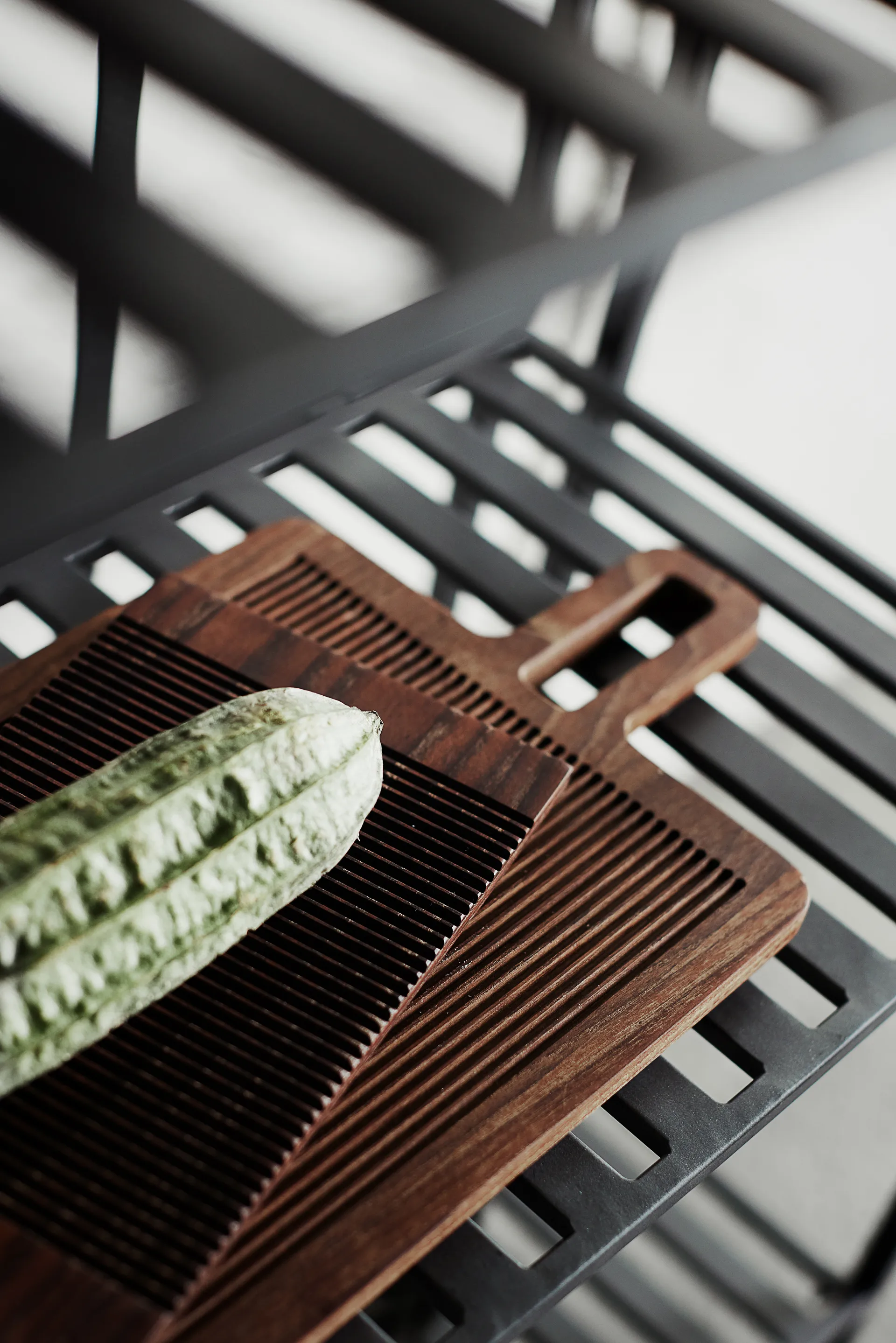 Manhattan High wandrek 65,5x33x111 cm, Black MUUBS