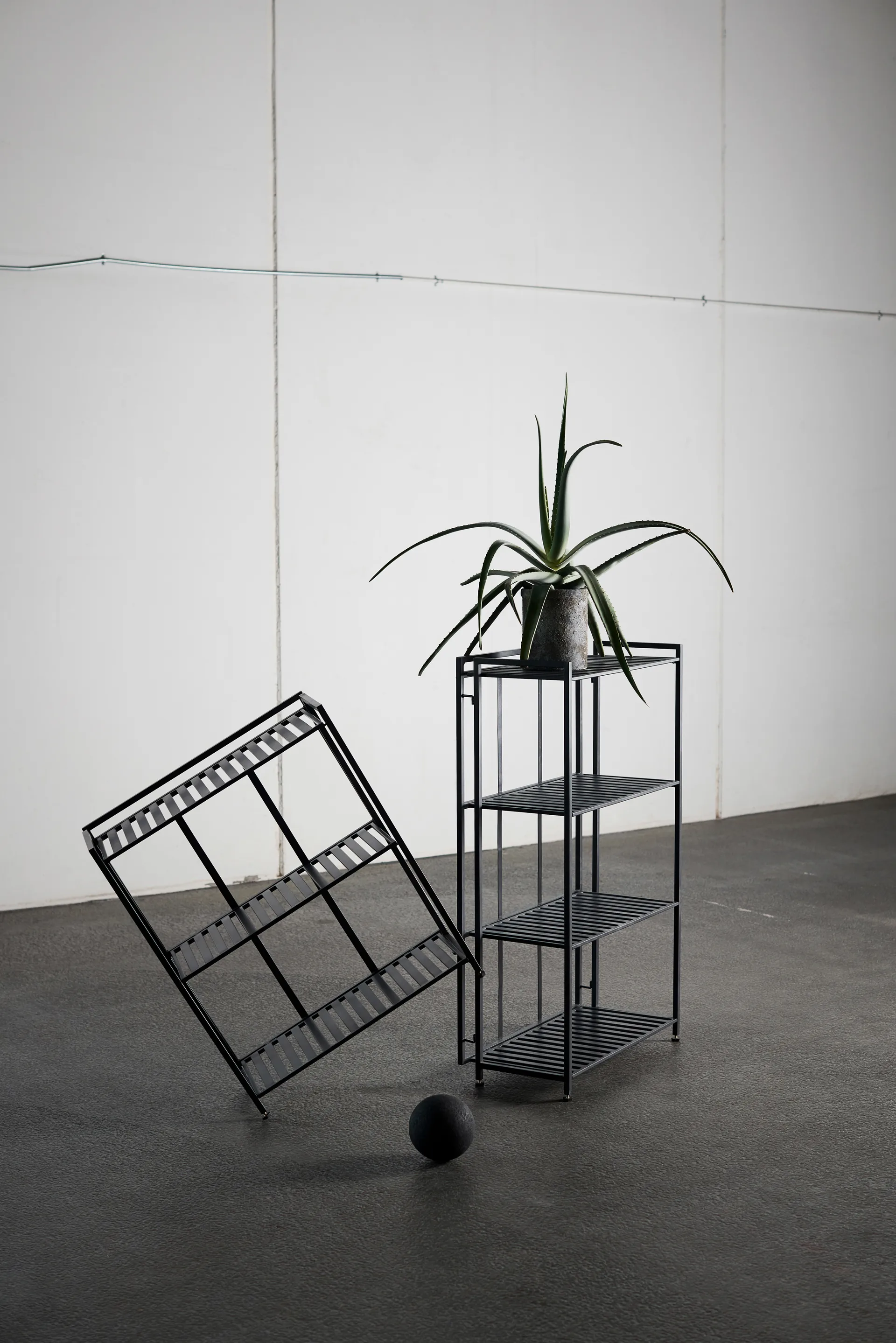 Manhattan Low wandrek 65,5x33x79,5 cm, Black MUUBS