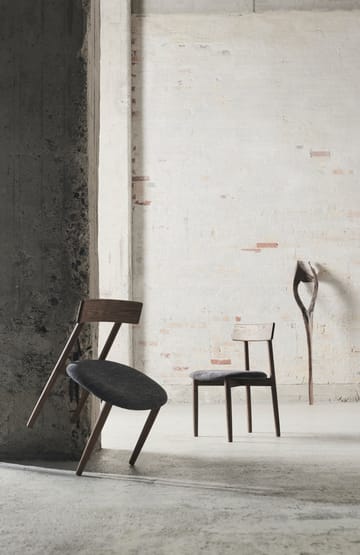 Tetra stoel met beklede zitting - Granietkleurige stof-eik met donkere kleur - MUUBS