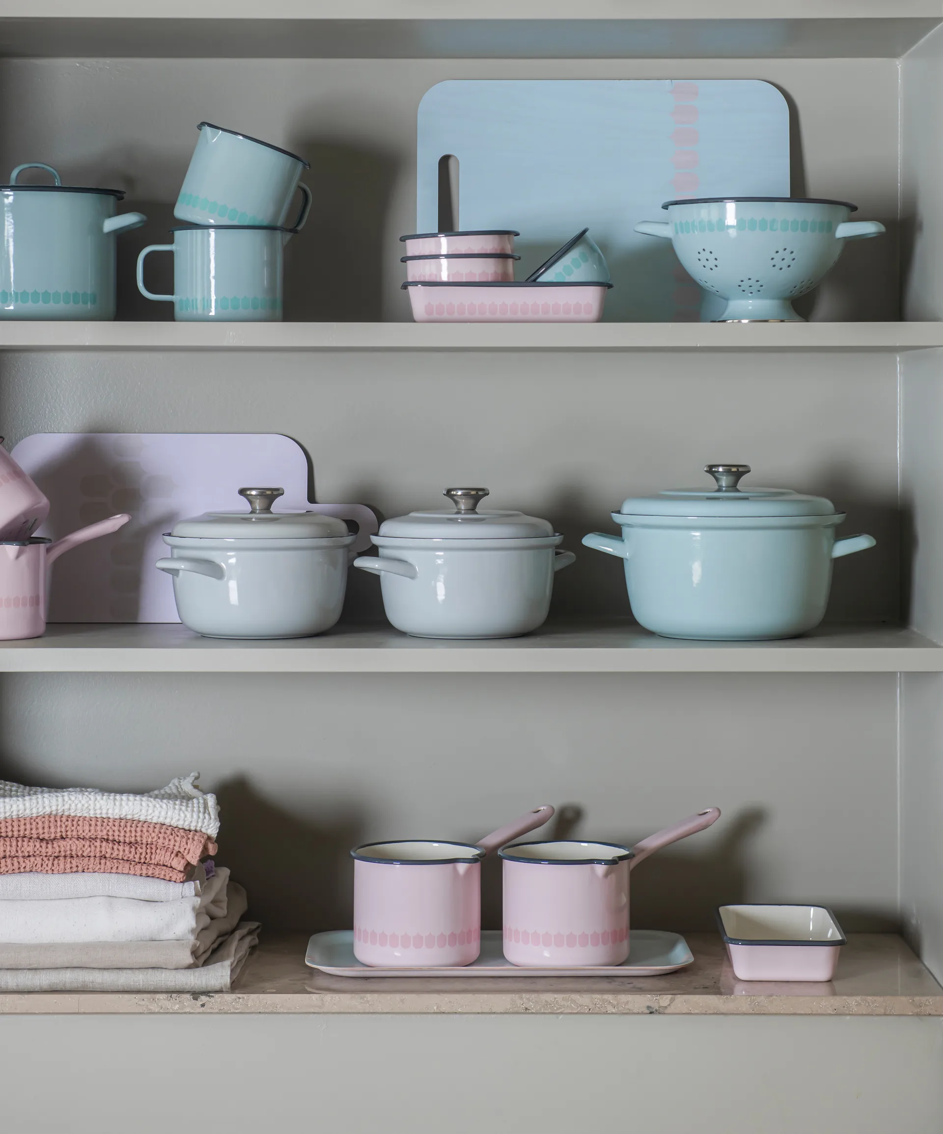 Vappu emaille vergiet, Groen Muurla