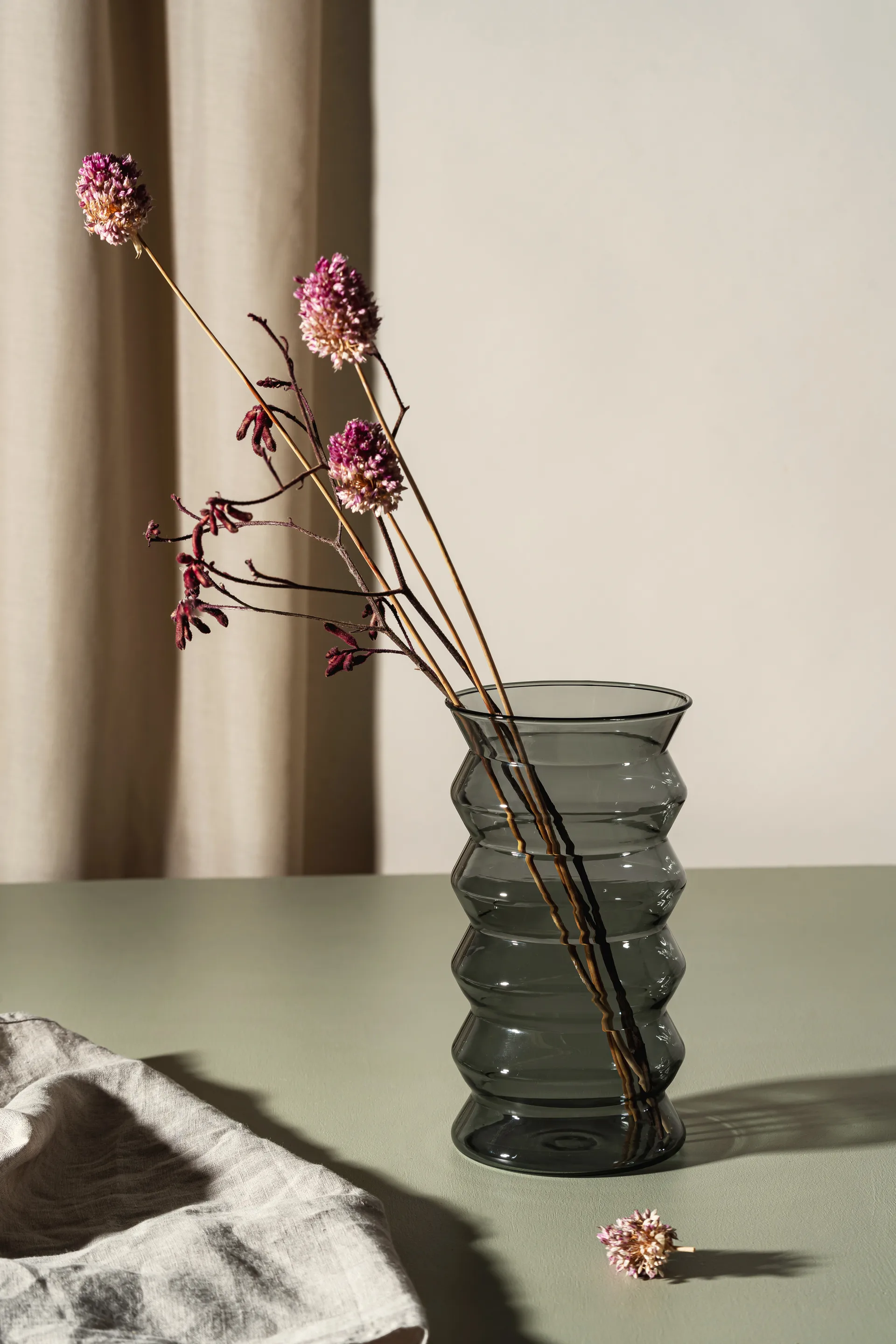 Waves vaas 20 cm, Grijs Muurla