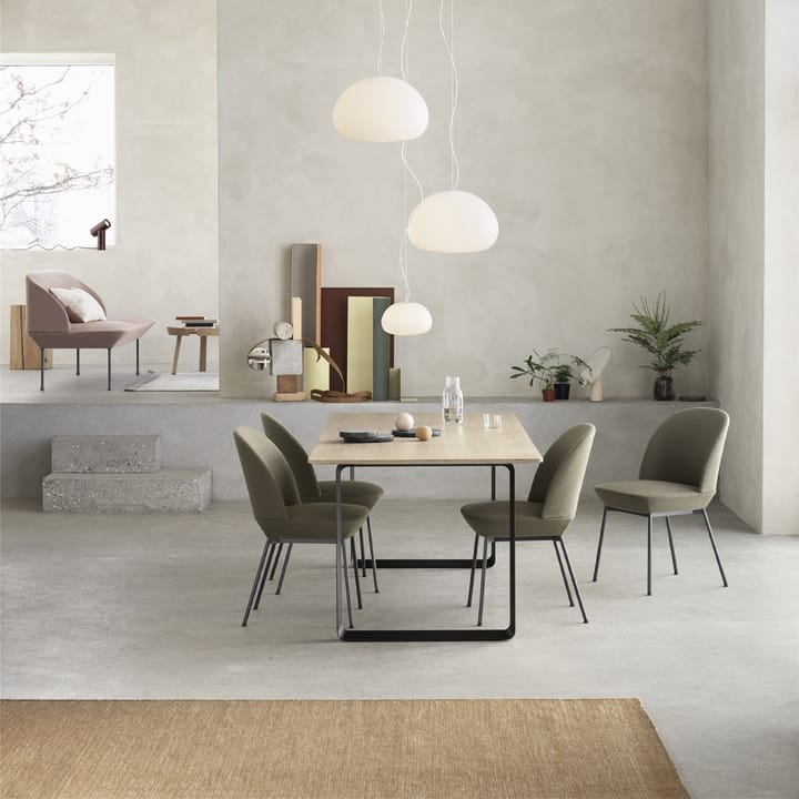 70/70 eettafel 225x90 cm, Black linoleum-Plywood-Sand Muuto