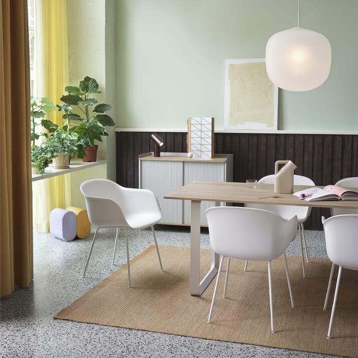 70/70 eettafel 225x90 cm, Black linoleum-Plywood-Sand Muuto