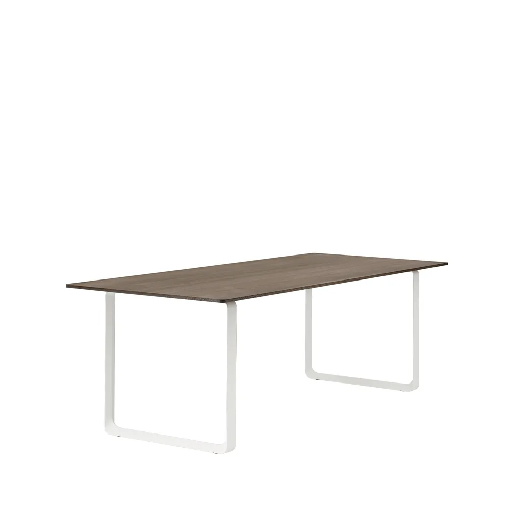 70/70 eettafel 225x90 cm, Solid smoked oak-White Muuto