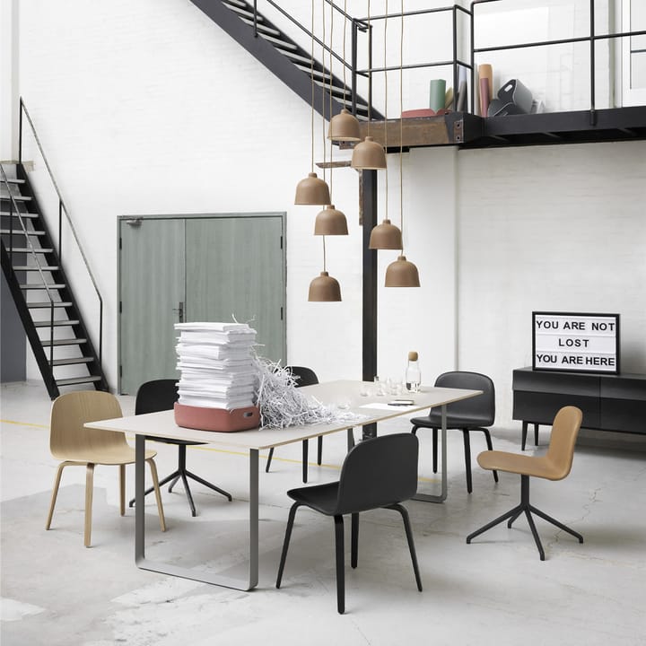 70/70 eettafel 255x108 cm - Grey linoleum-Plywood-Grey - Muuto