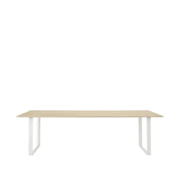 70/70 eettafel 255x108 cm - Solid oak-White - Muuto