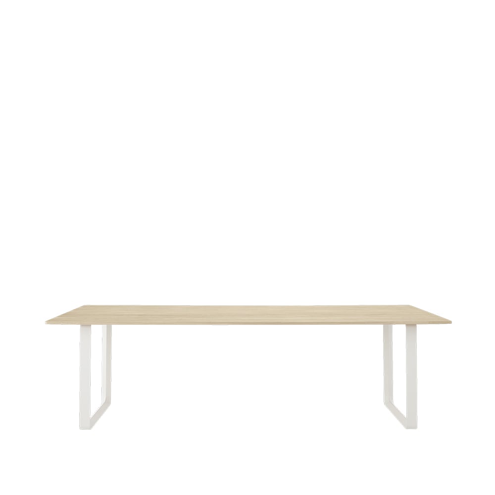 Muuto 70/70 eettafel 255x108 cm Solid oak-White