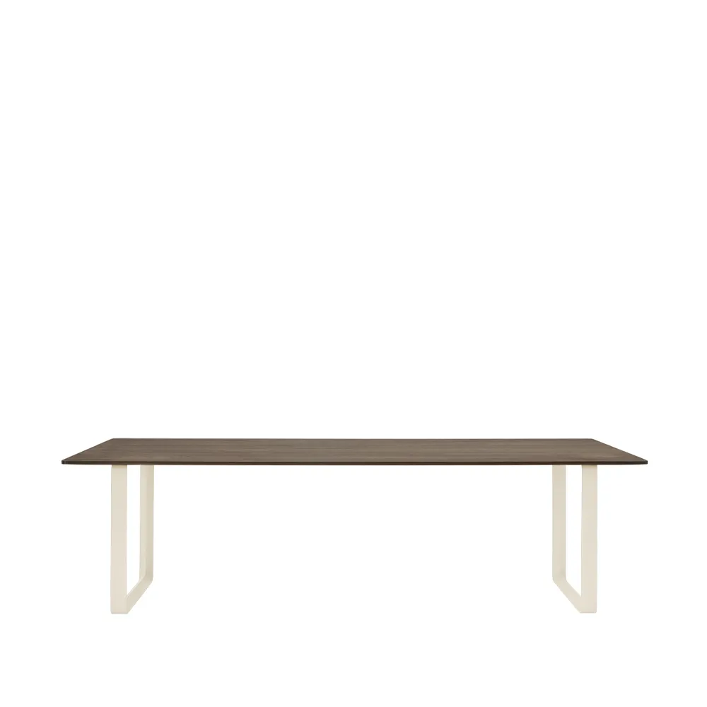 70/70 eettafel 255x108 cm, Solid smoked oak-Sand Muuto