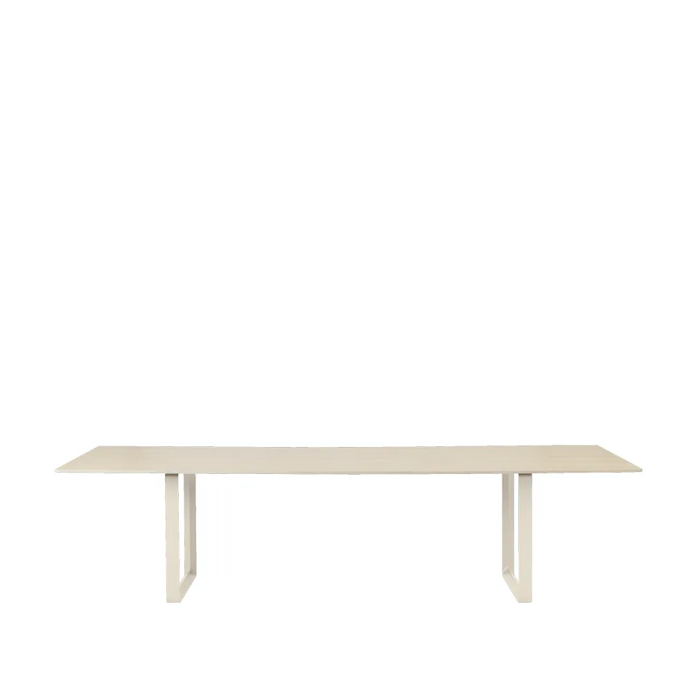 70/70 eettafel 295x108 cm, Oak veneer-Plywood-Sand Muuto