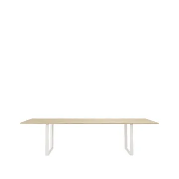 70/70 eettafel 295x108 cm - Solid oak-White - Muuto