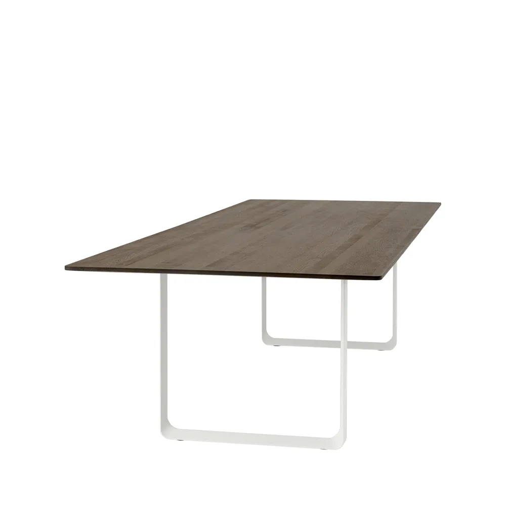 70/70 eettafel 295x108 cm, Solid smoked oak-White Muuto