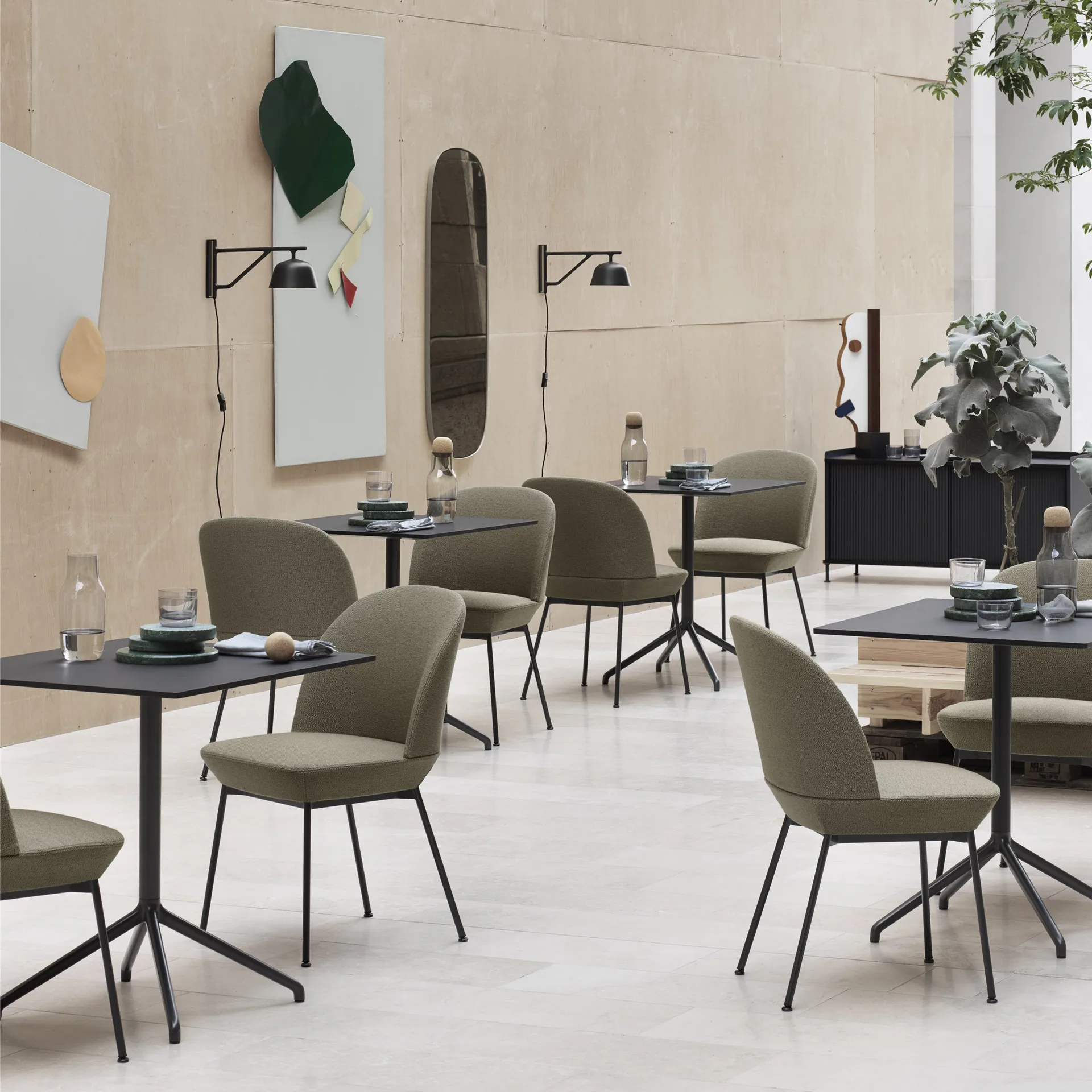 Ambit muurlamp, zwart Muuto