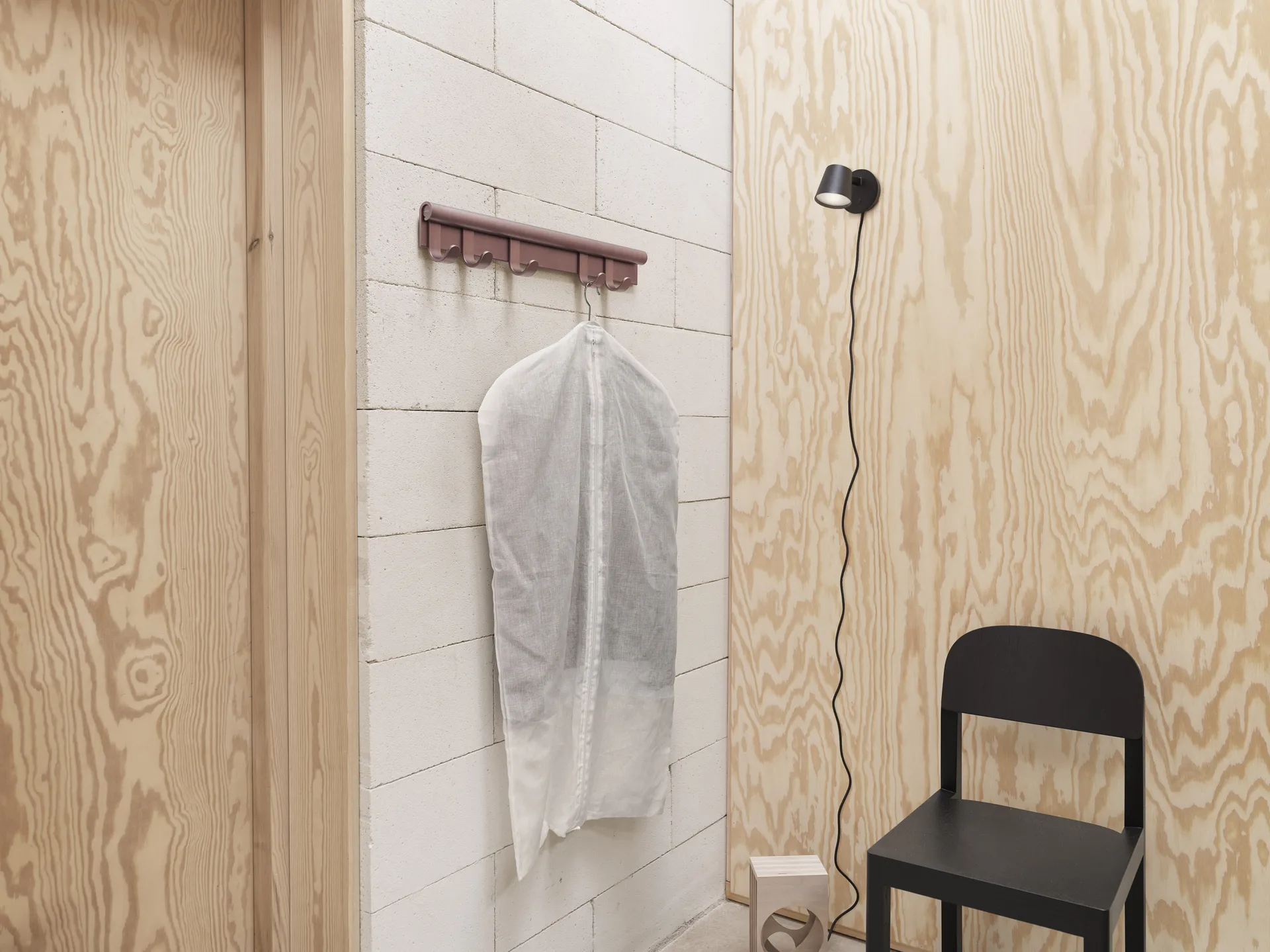 Coil haak voor kapstok, Plum Muuto