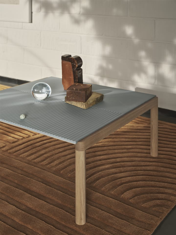 Couple 1 Plain-1 Wavy salontafel 80x84x40 cm, Pale blue-oak Muuto