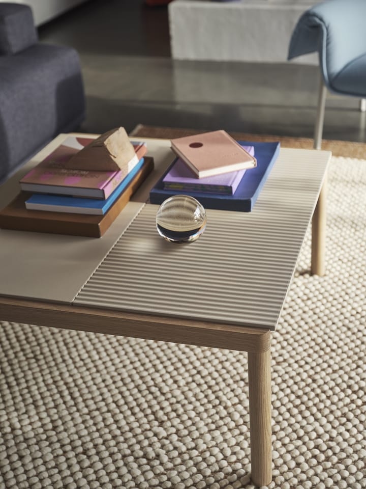 Couple 1 Plain-1 Wavy salontafel 80x84x40 cm, Sand-oak Muuto