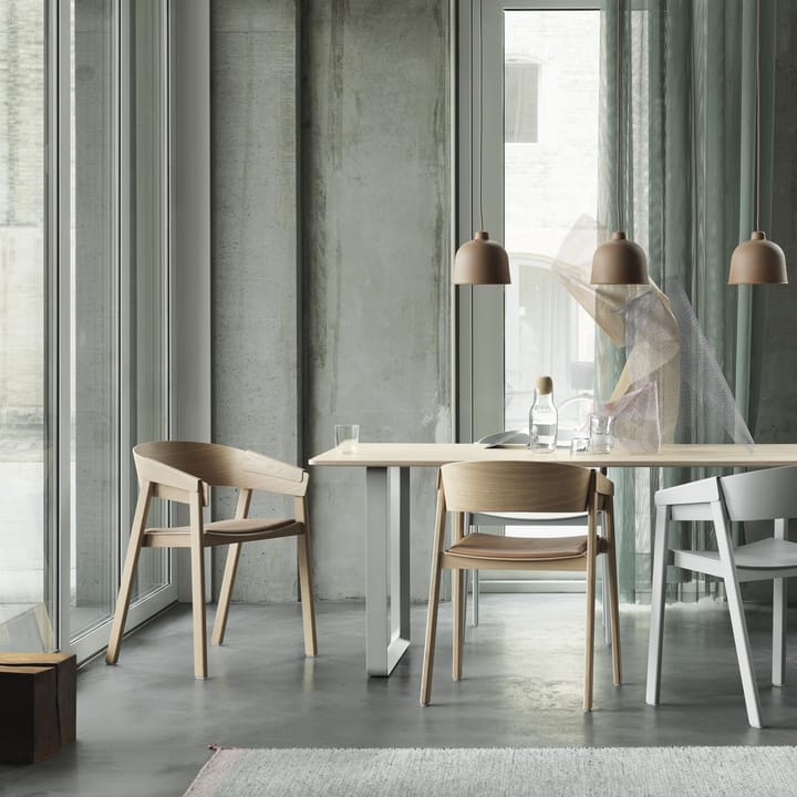 Cover Armchair, eikenhout Muuto