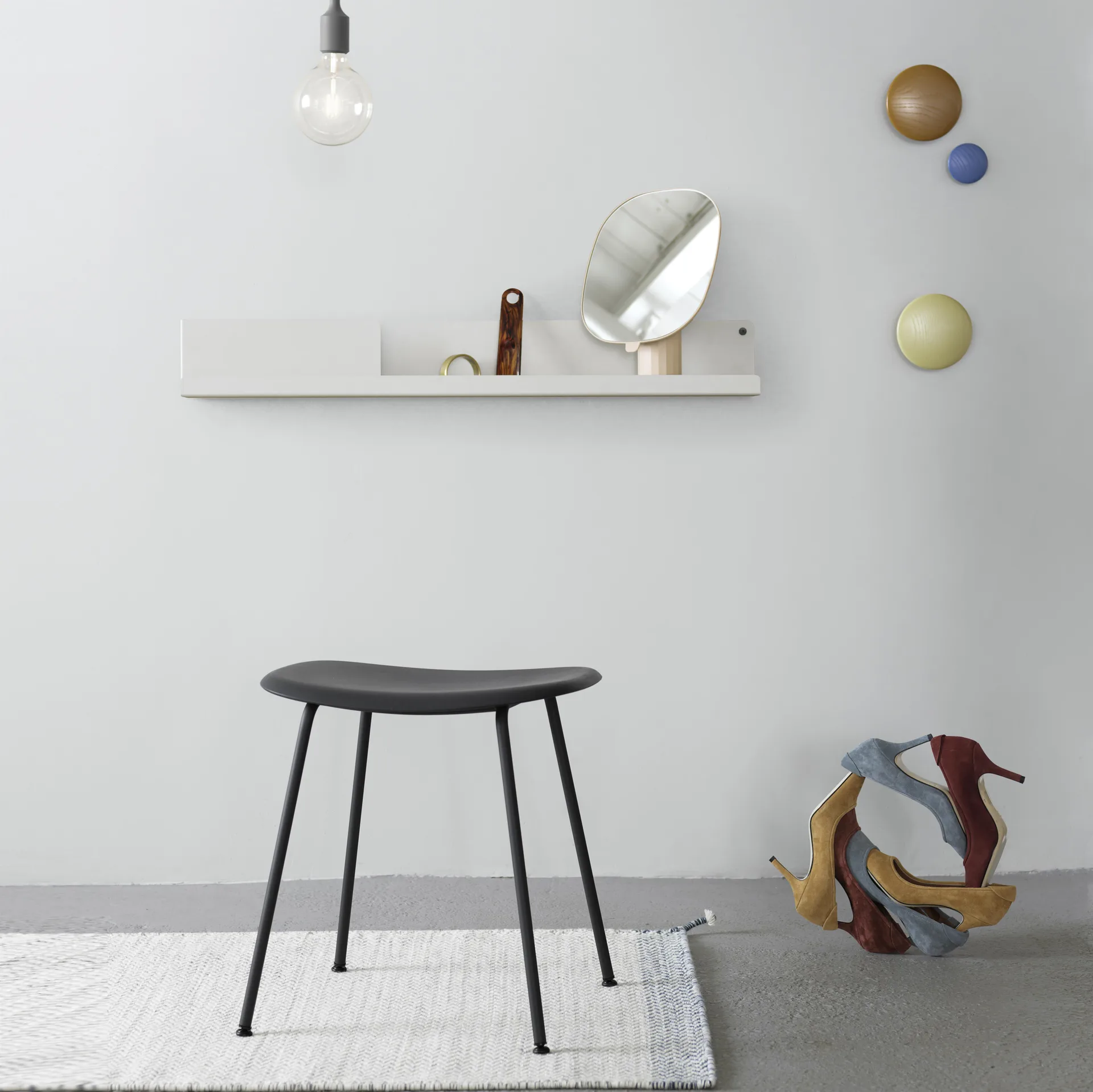 Dots wandhaak blauw, extra klein Muuto