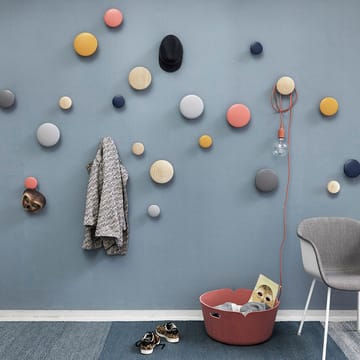 Dots wandhaak blauw - middel - Muuto