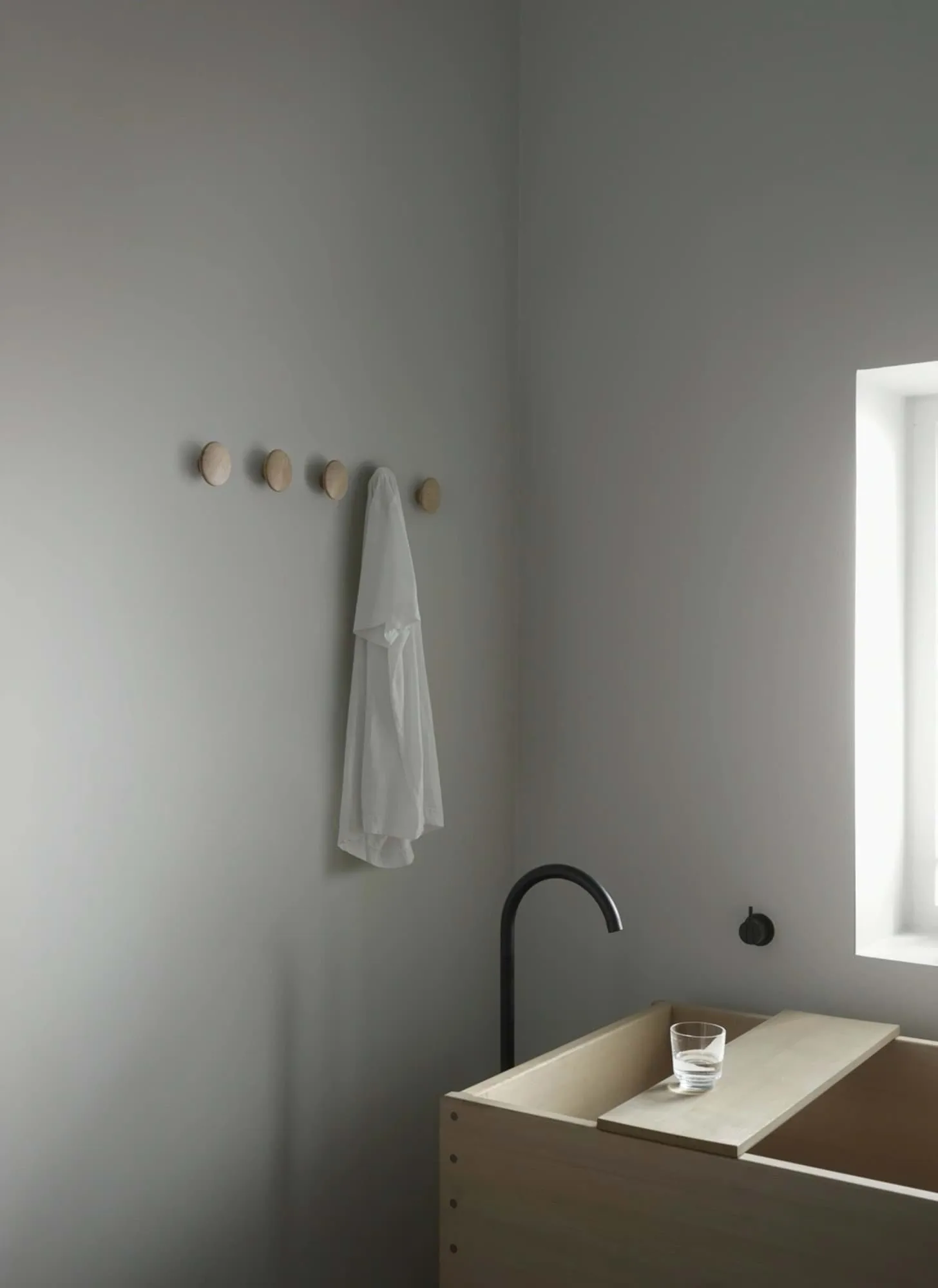 Dots wandhaak eikenhout, XS Muuto