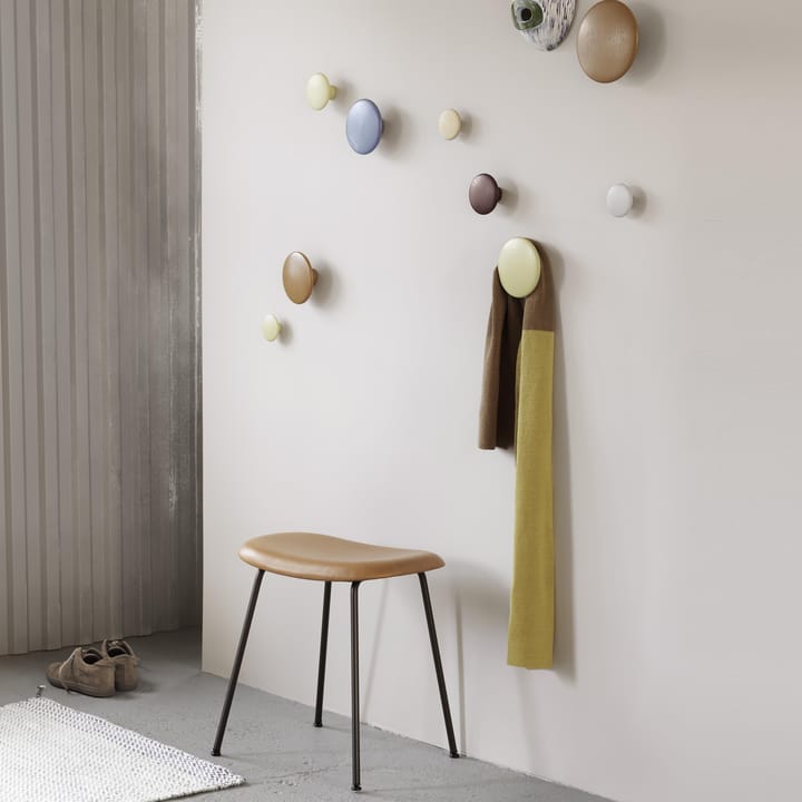 Dots wandhaak pale blue (blauw), groot Muuto