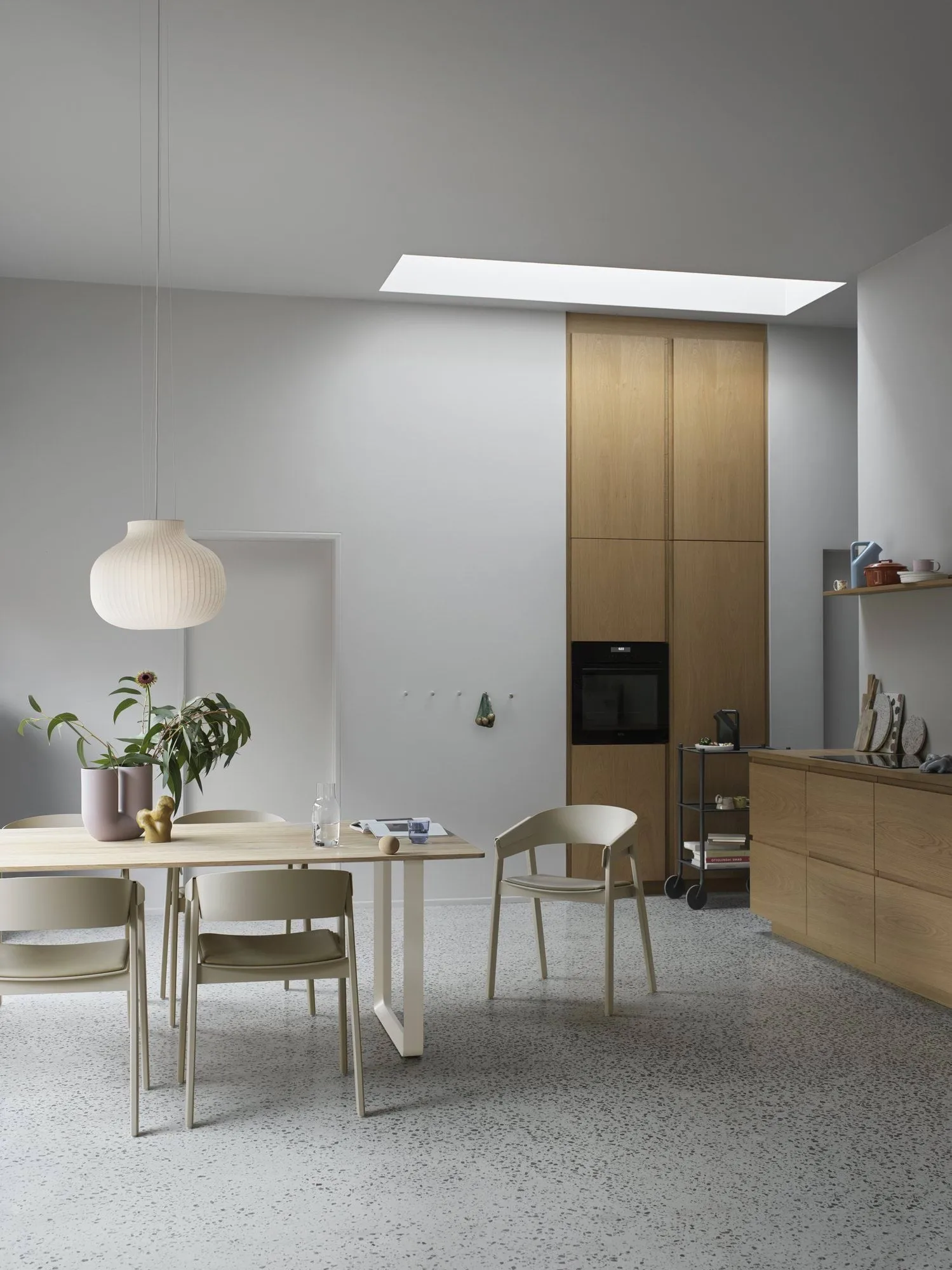 Dots Wood kapstokhaak, Yellow-beige, Ø6,5 cm Muuto