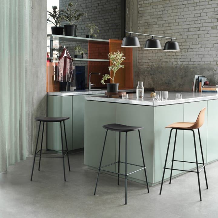 Fiber Barkruk metalen poten, Refine leather black-Black Muuto