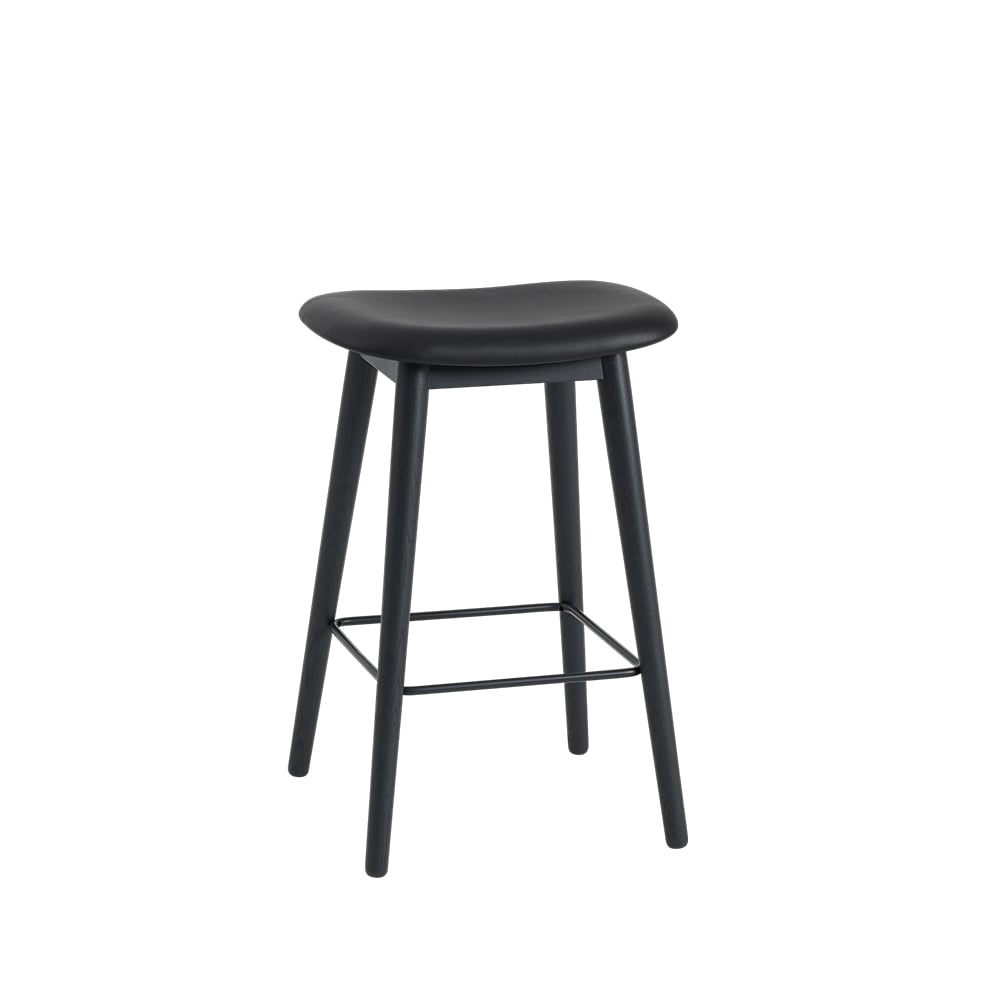 Muuto Fiber counter stool 65 cm leer black, zwarte poten