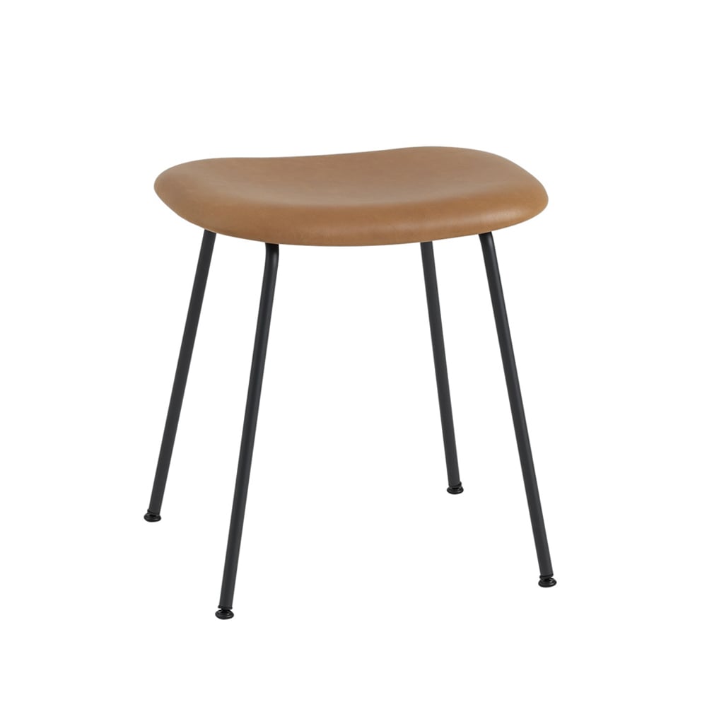 Muuto Fiber kruk leer cognac, zwart stalen onderstel