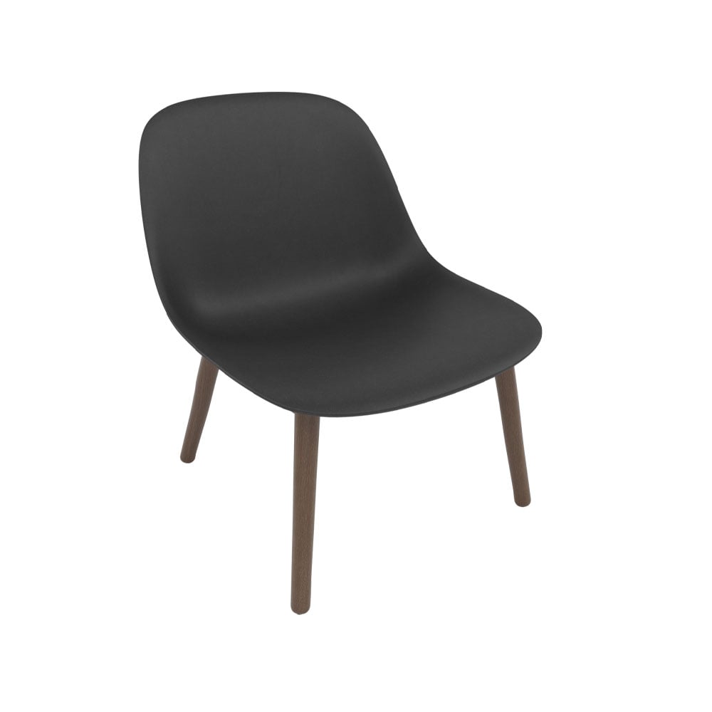 Muuto Fiber loungestoel wood base black, donkerbruingebeitste poten