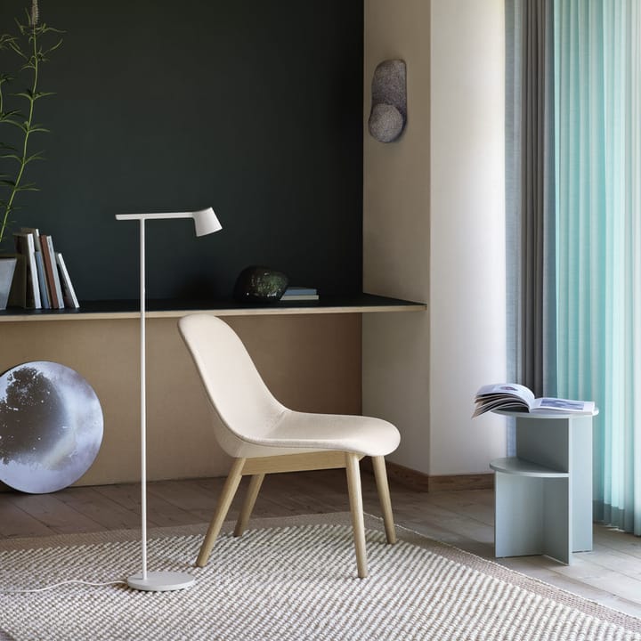 Fiber loungestoel wood base - dusty green, donkerbruingebeitste poten - Muuto