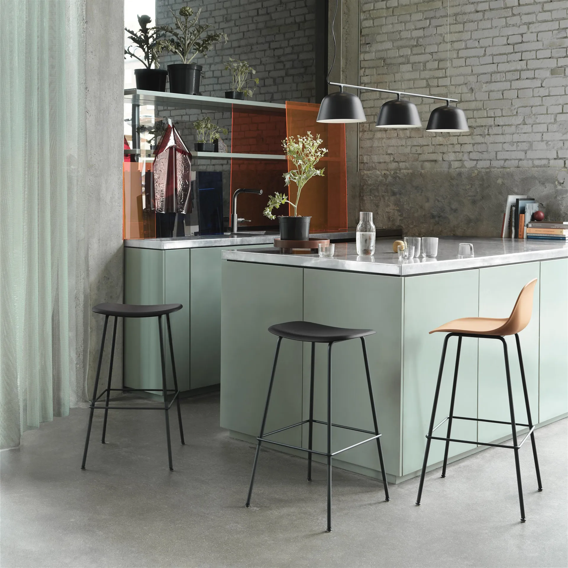 Fiber Tube barkruk 75 cm., zwart Muuto