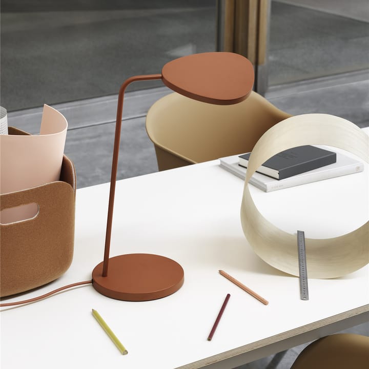 Leaf tafellamp wit, Copper brown Muuto