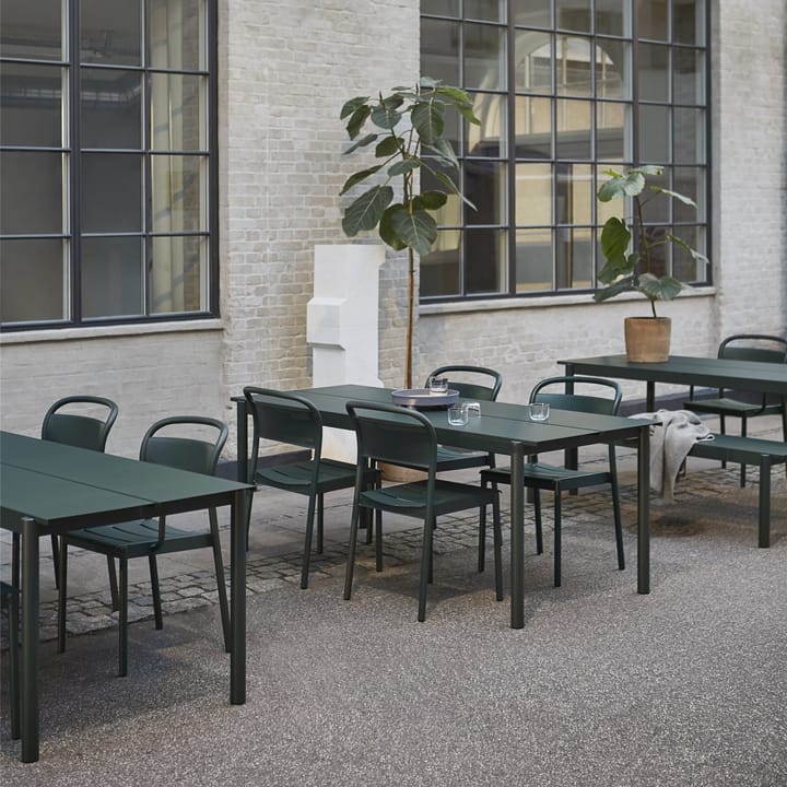 Linear steel armchair stoel met armleuningen, Dark green Muuto