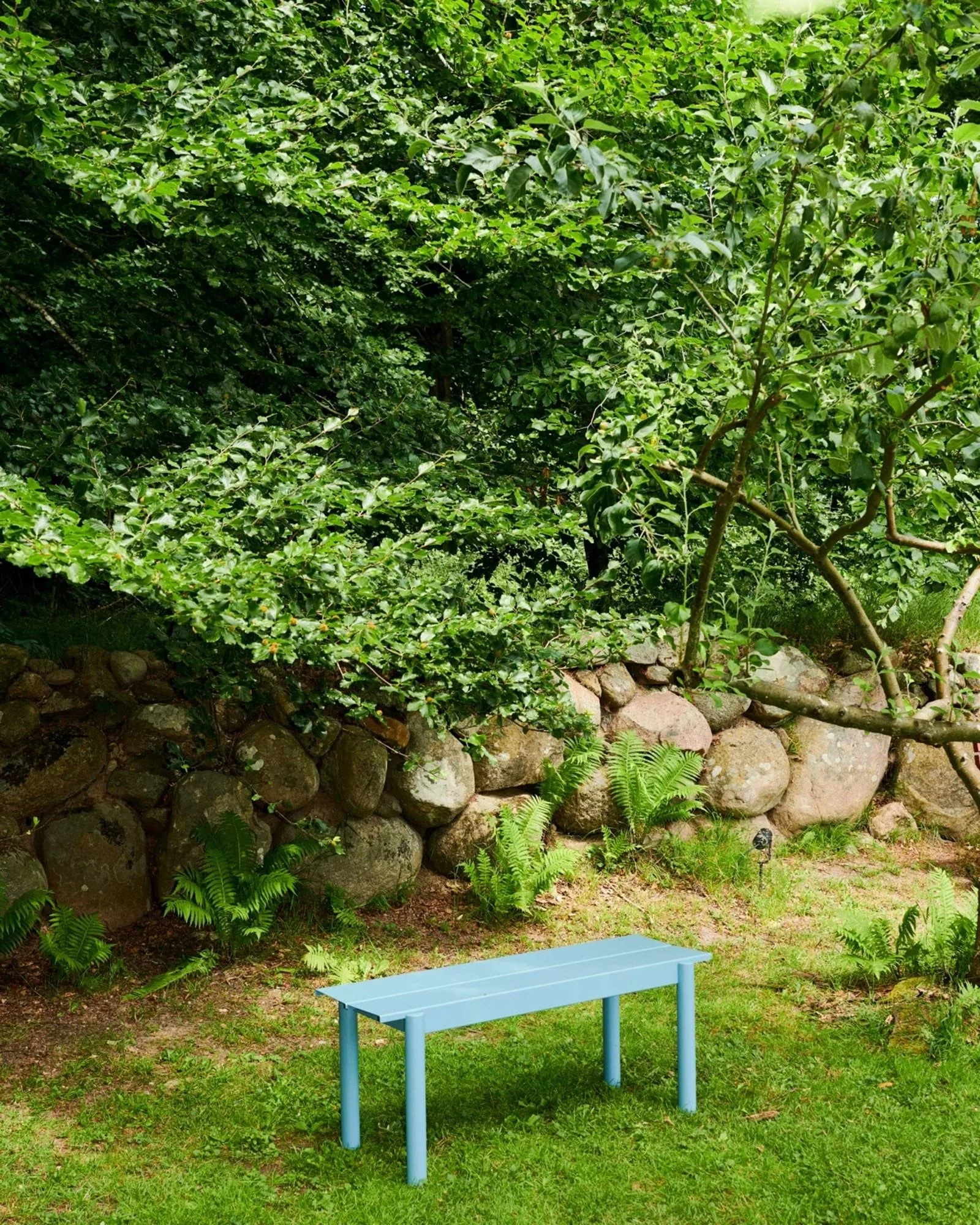 Linear Steel bank 110x34 cm, Pale blue Muuto