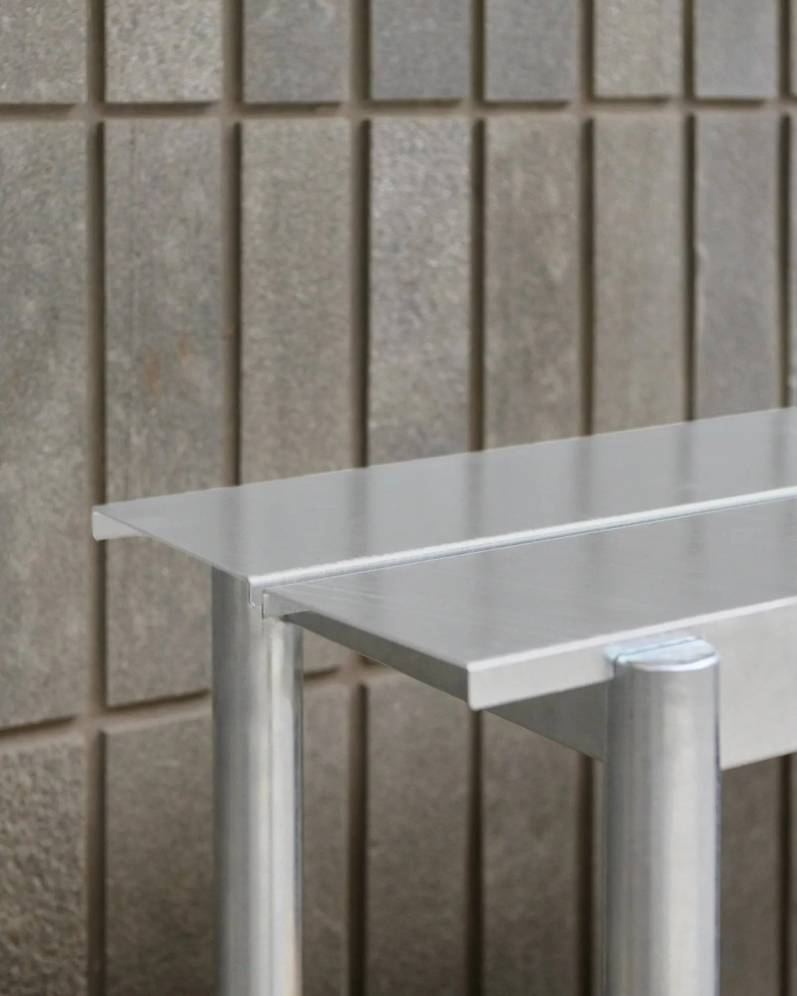 Linear Steel bank 110x34 cm, Warm galvanized steel Muuto