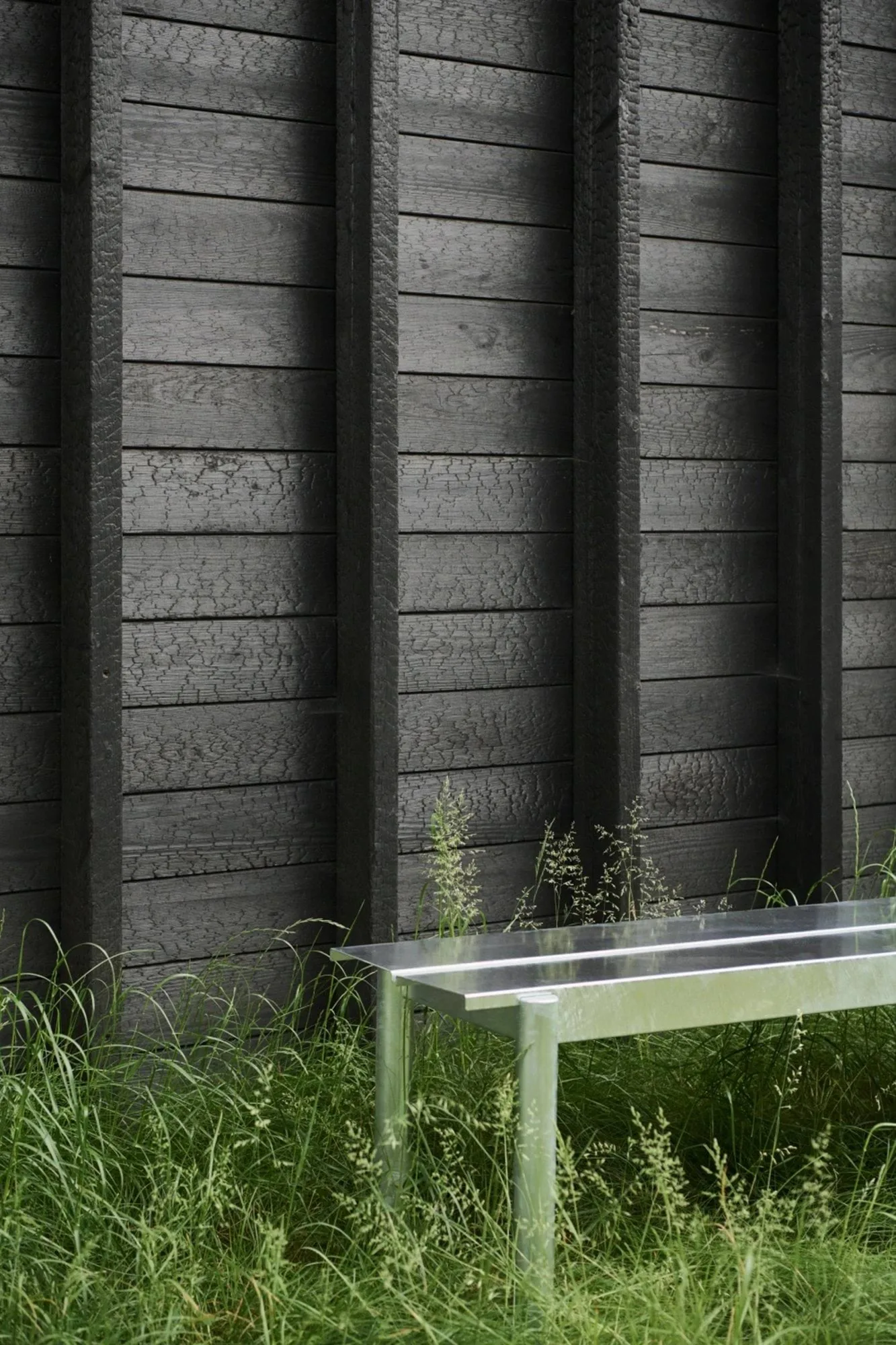 Linear Steel bank 110x34 cm, Warm galvanized steel Muuto