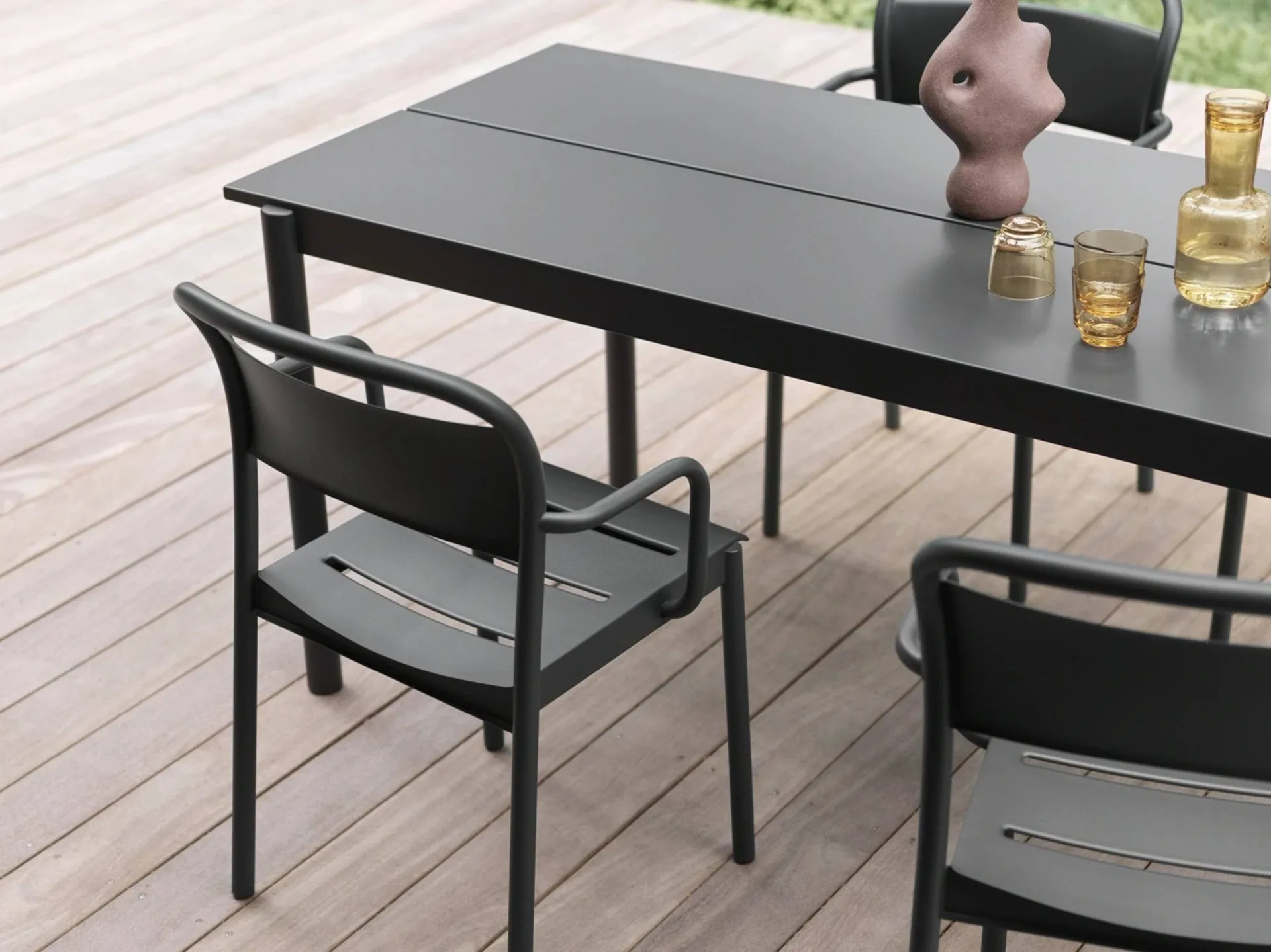 Linear steel table tafel 220x90 cm, Black (RAL 7021) Muuto