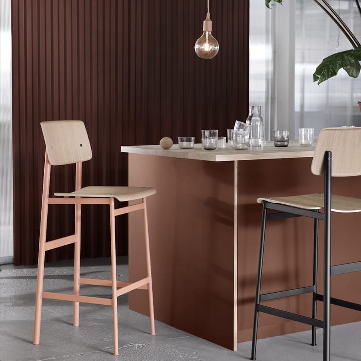 Loft barkruk, oak, hoog, zwart stalen frame Muuto