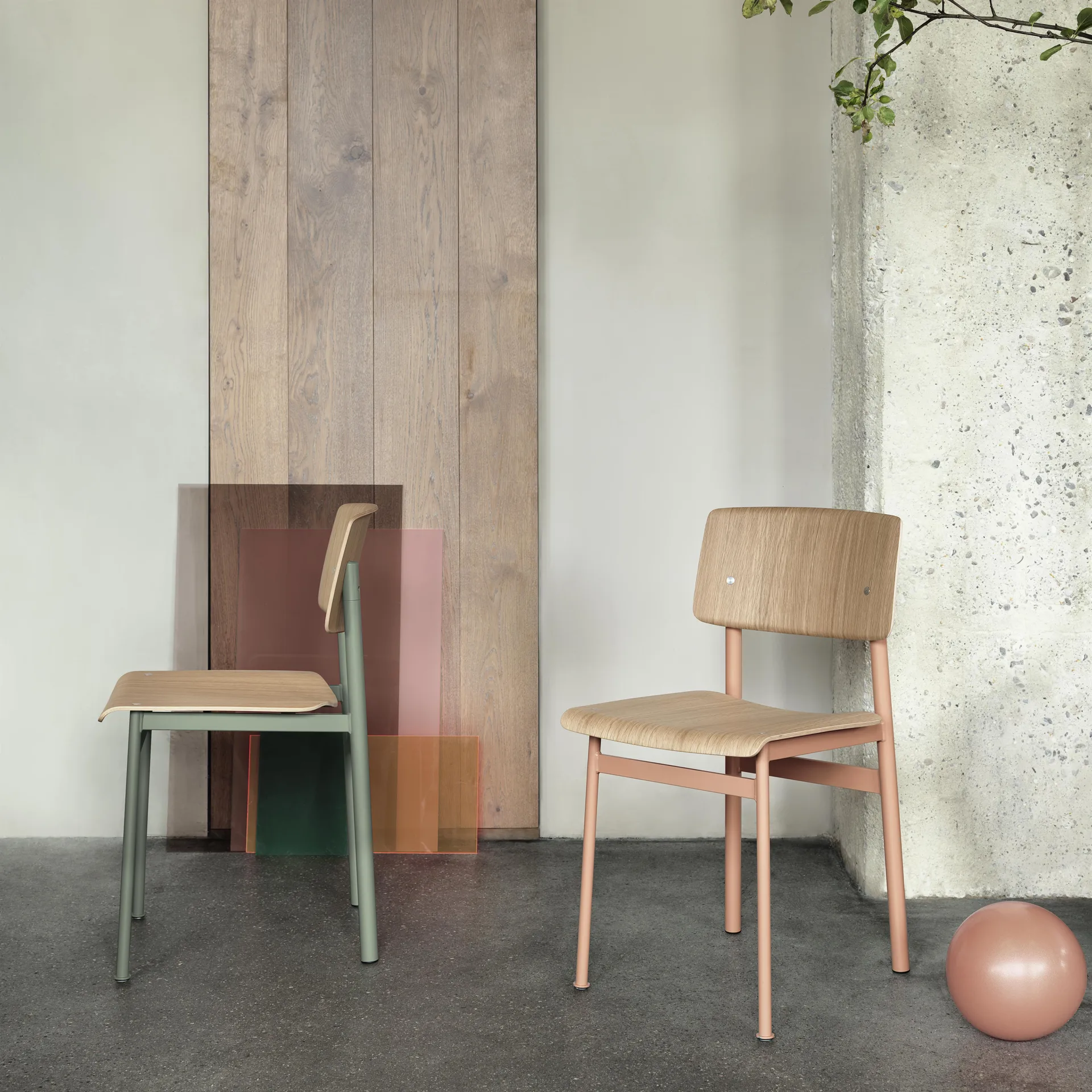 Loft Chair stoel, dusty green-eiken Muuto