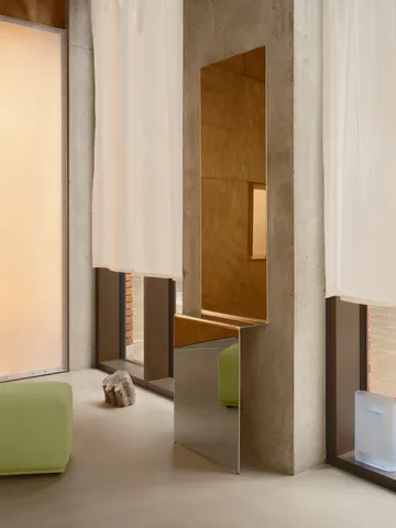 Pleat wandspiegel - Polerat stål, 227x57 cm - Muuto