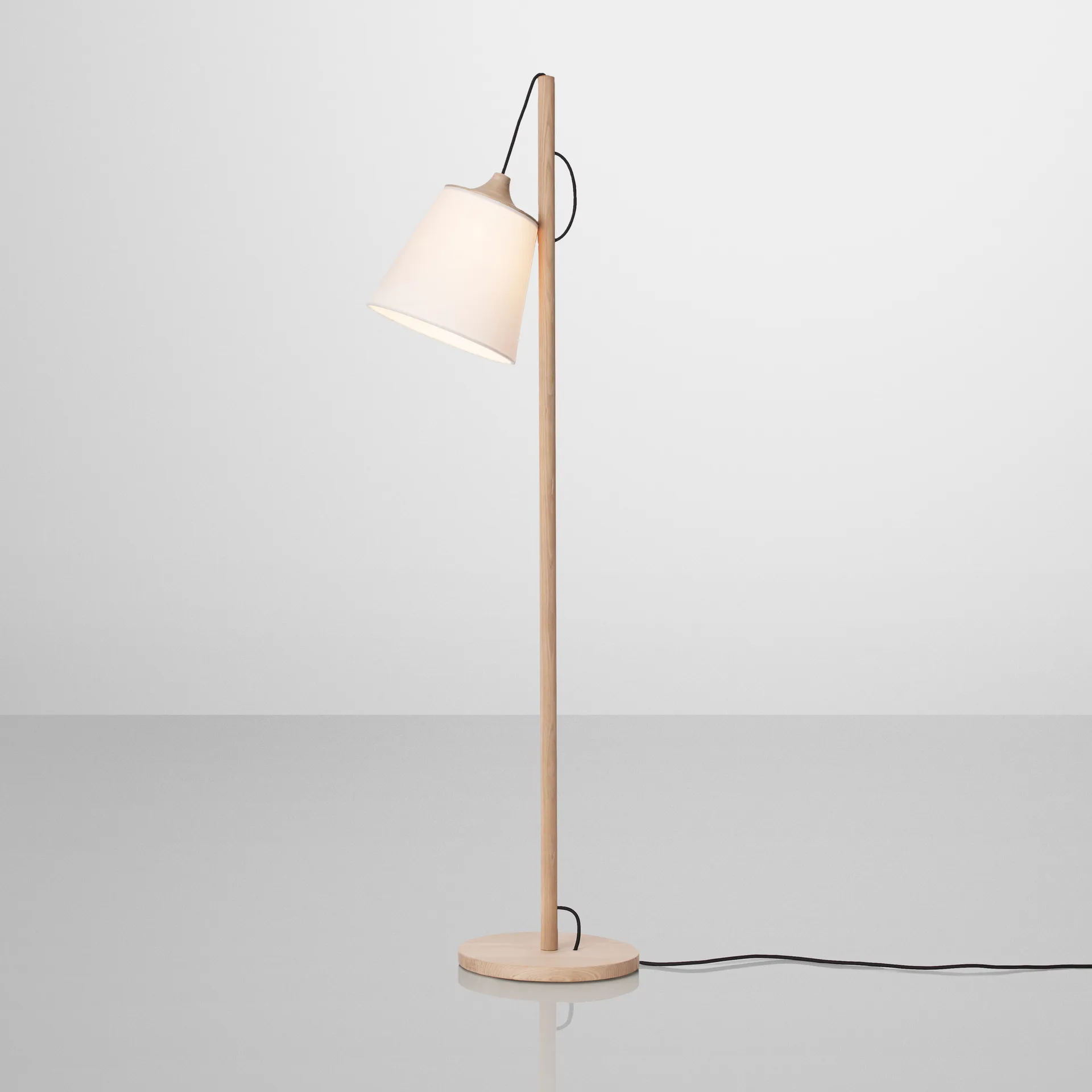 Pull vloerlamp, wit Muuto