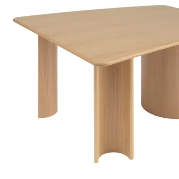 Re-norm eettafel - Gelakt eikenfineer, 130x120 cm - Muuto