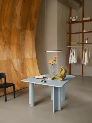 Re-norm eettafel - Light blue, 130x120 cm - Muuto